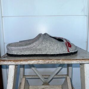 NEW HAFLINGER Gray Boiled Wool Black Cat Yarn Ball House Slippers EU 41 US 10.5